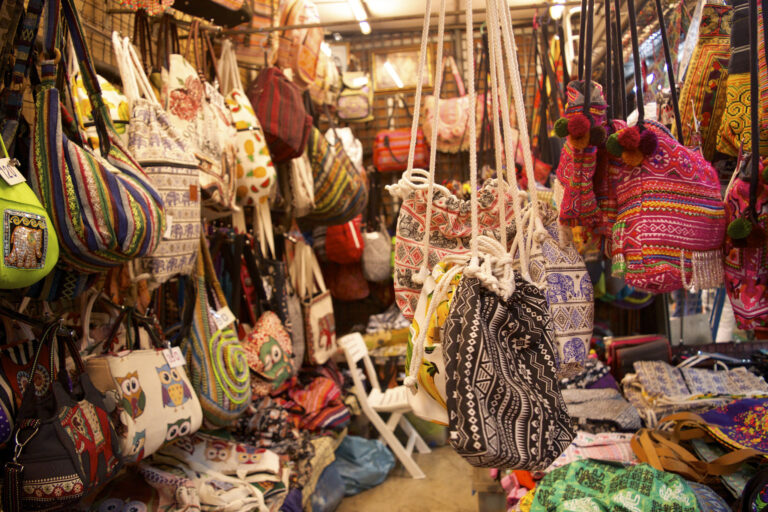 Best Place to Buy Souvenirs in Bangkok, Your Souvenir Shopping Guide ...